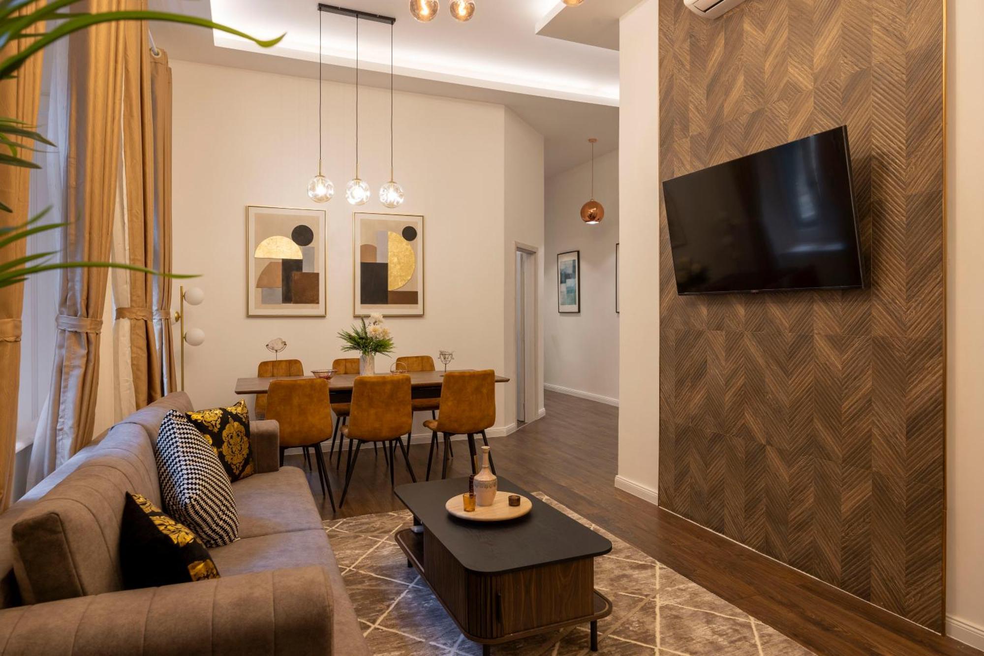Exclusive Downtown Quentin Residence By Prestige Homes Budapest Exterior photo